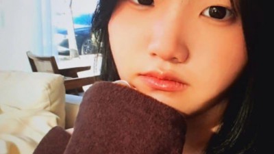 귀여운 얼굴에 그렇지 못한 가슴