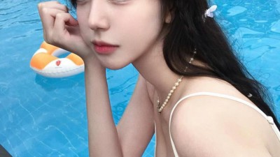 치지직여캠의 희망.. 신입 누나 비키니