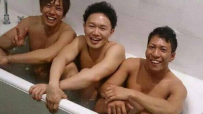 알몸 AV 배우 3명 한 욕조에