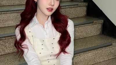 방심한 여자 아이돌 팬티 노출샷