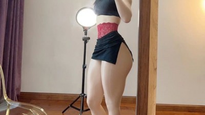 상체는 얇은데.. 하체가 파괴적임