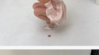 쪼그려 앉은 안지현 치어리더 노출