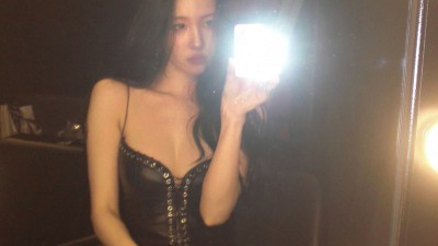 과감한 의상 입은 선미 근황