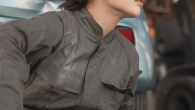 야가다 뛰다 상의 벗은 누나