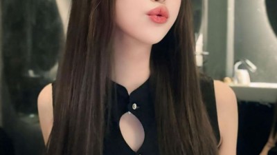 간신히 버티고 있는 단추